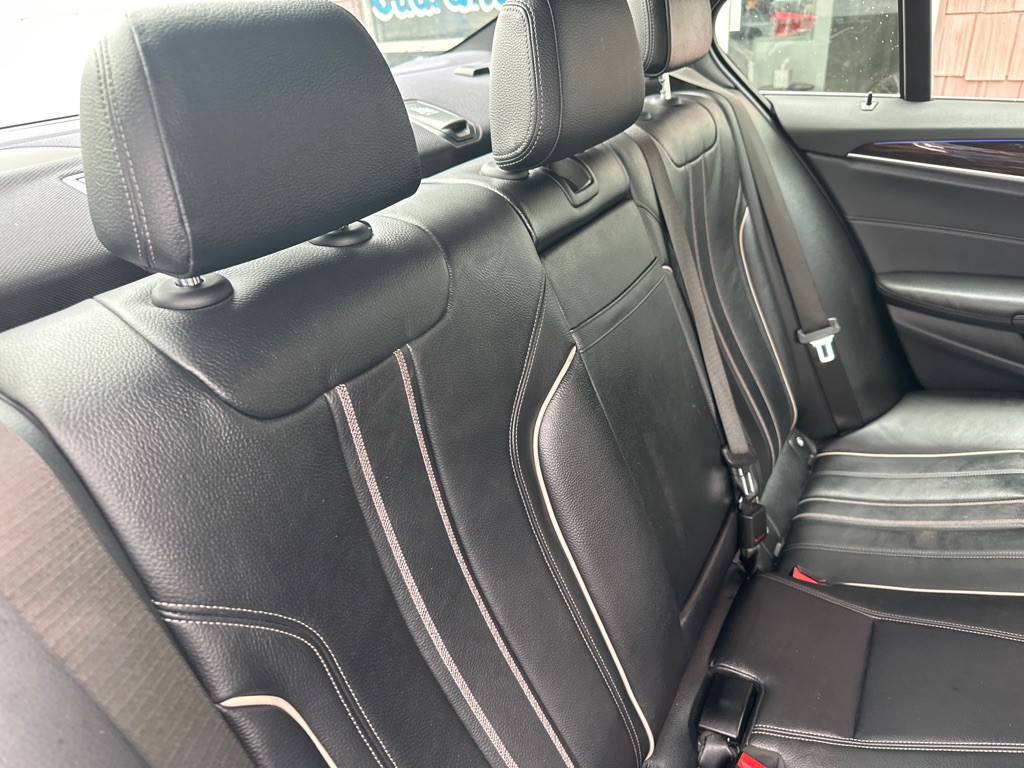 2018 BMW 5 Series Image 17