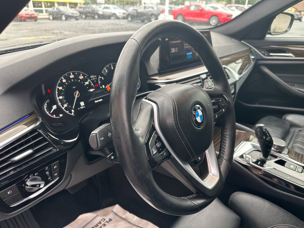 2018 BMW 5 Series Image 27