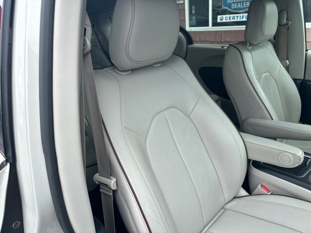 2020 Chrysler Pacifica Image 9