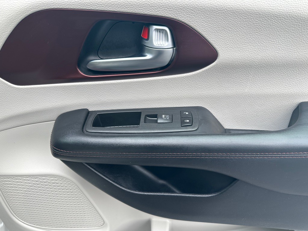 2020 Chrysler Pacifica Image 11