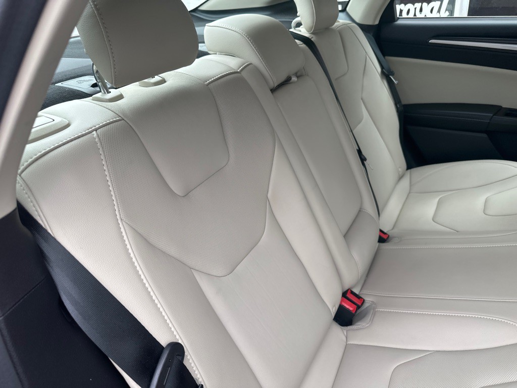 2017 Ford Fusion Image 14