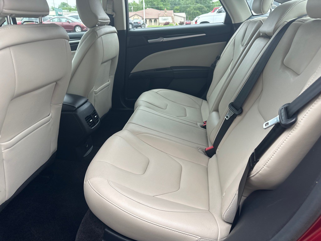 2017 Ford Fusion Image 15
