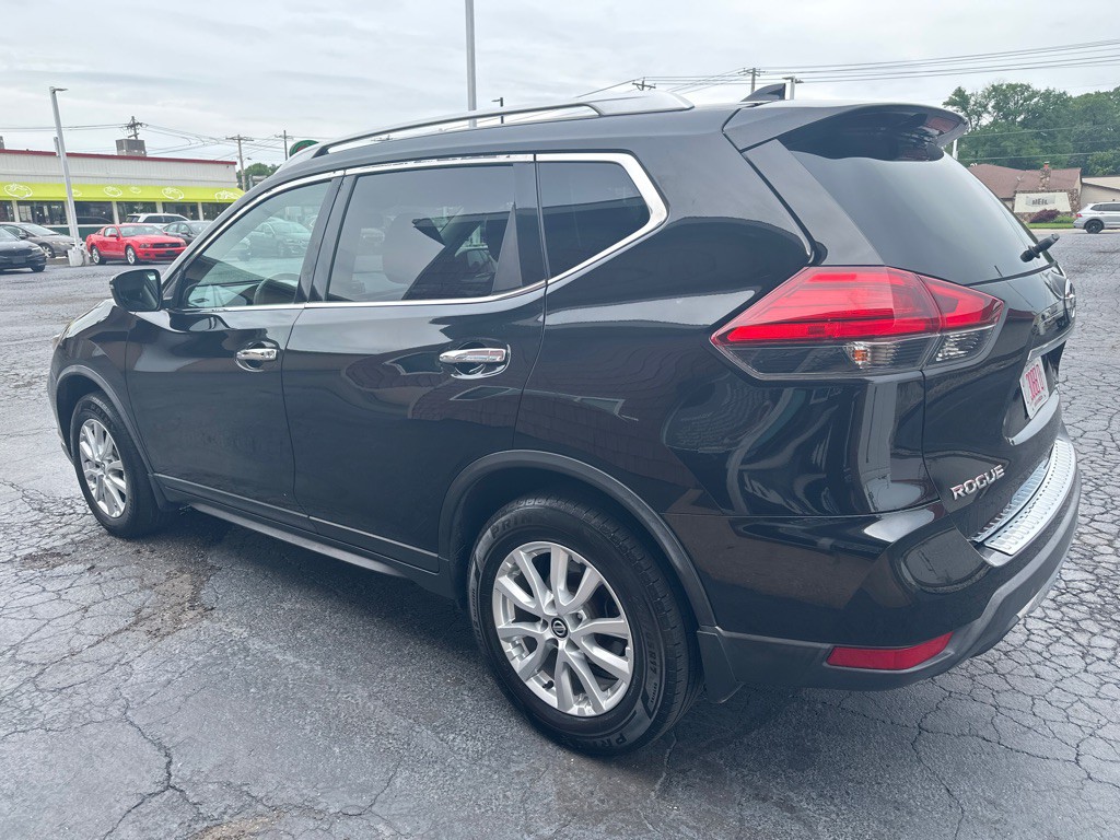 2017 Nissan Rogue Image 3
