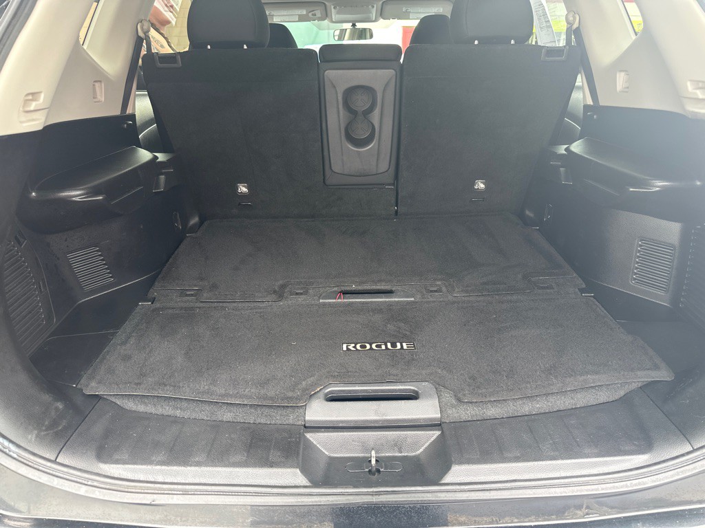2017 Nissan Rogue Image 16