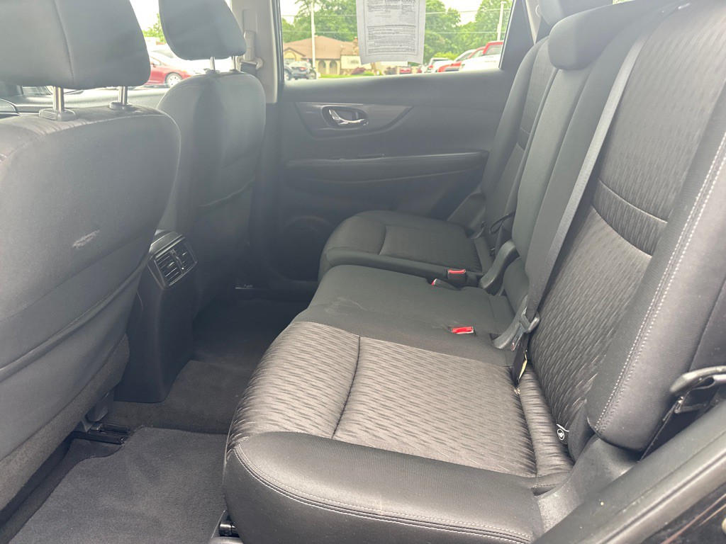 2017 Nissan Rogue Image 17