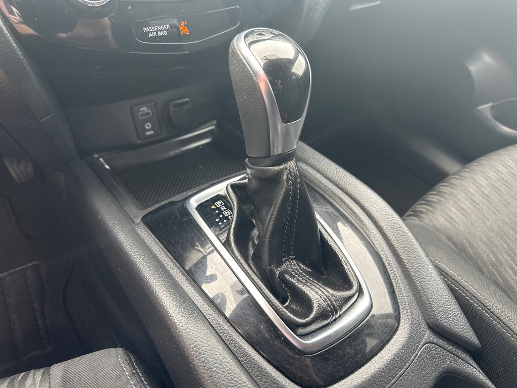 2017 Nissan Rogue Image 21
