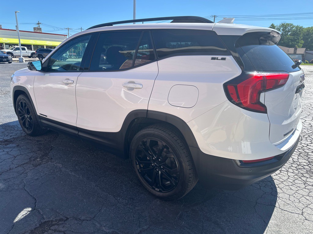 2021 GMC Terrain Image 3