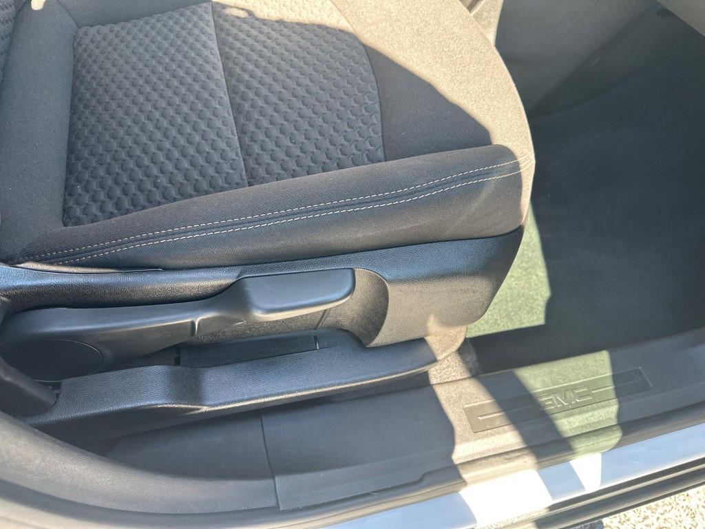 2021 GMC Terrain Image 12