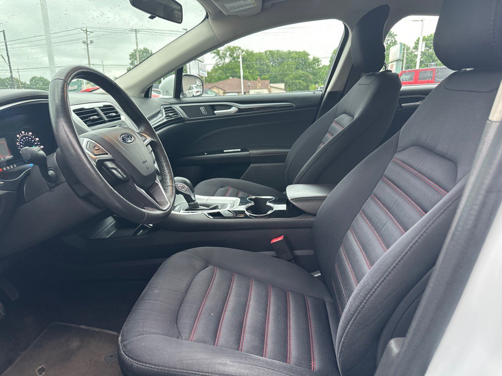 2015 Ford Fusion Image 2