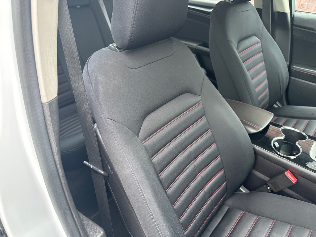 2015 Ford Fusion Image 10