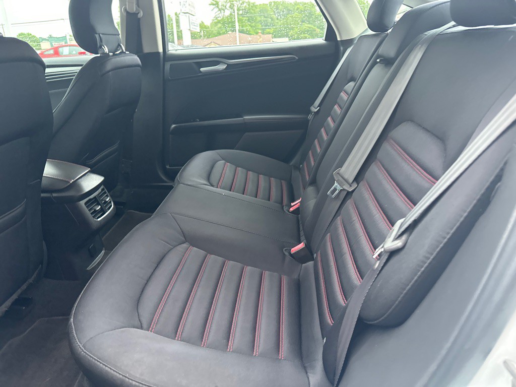 2015 Ford Fusion Image 17