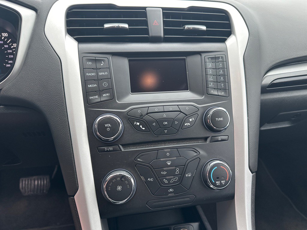 2015 Ford Fusion Image 22