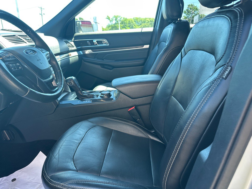 2018 Ford Explorer Image 2