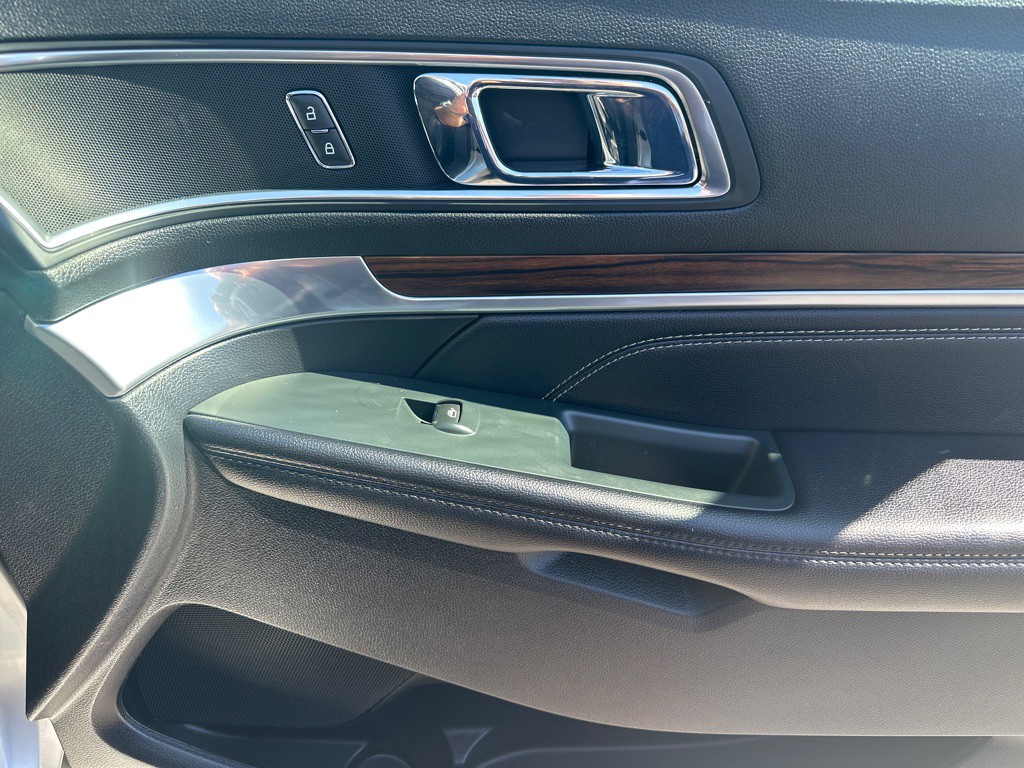2018 Ford Explorer Image 13
