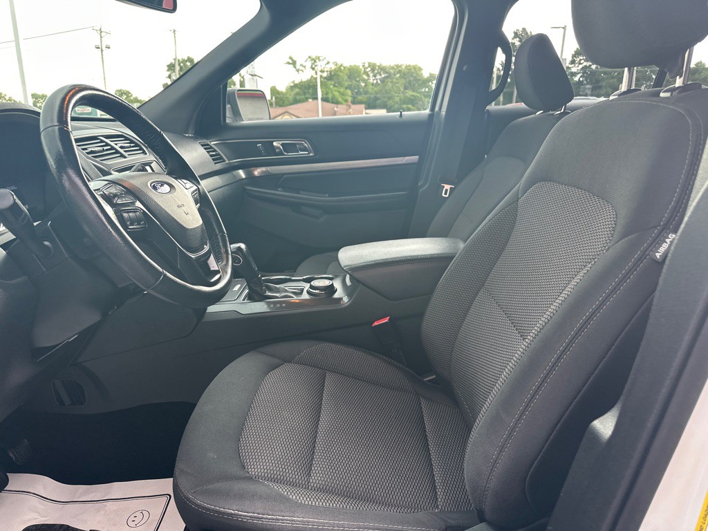 2019 Ford Explorer Image 2