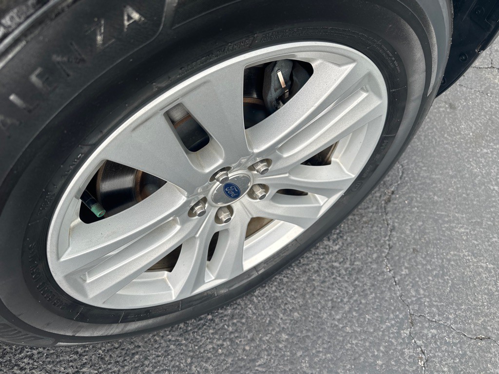 2019 Ford Explorer Image 8