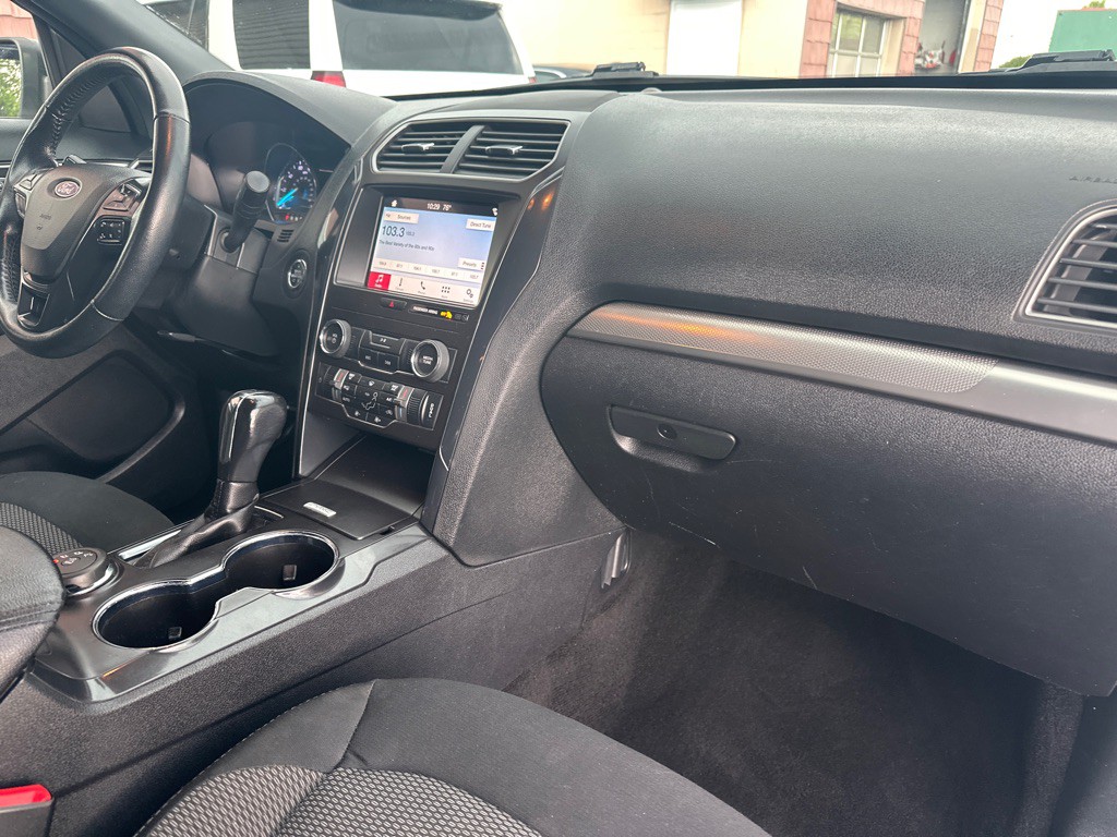 2019 Ford Explorer Image 9