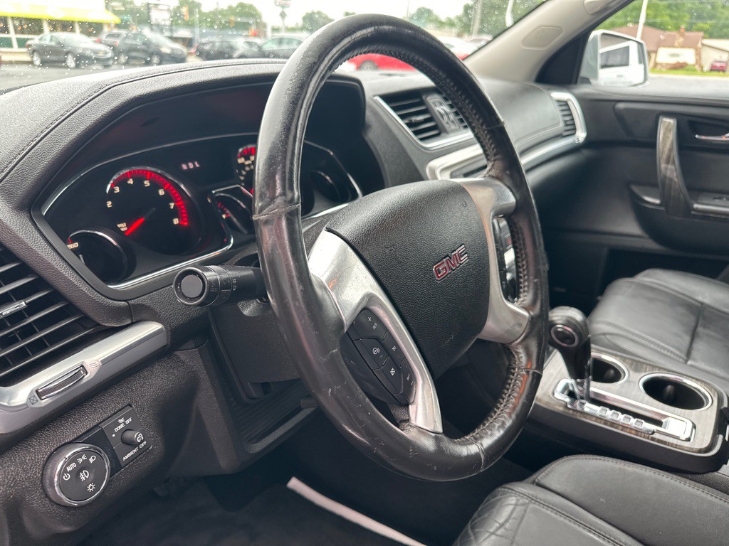 2017 GMC Acadia Image 28