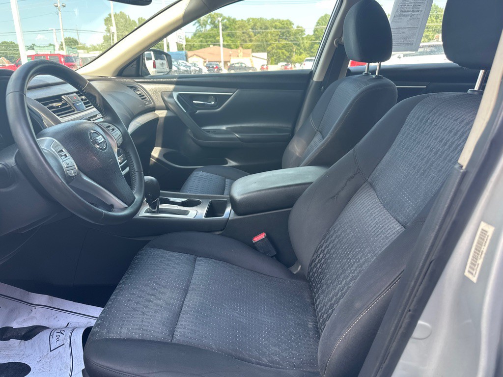 2016 Nissan Altima Image 2