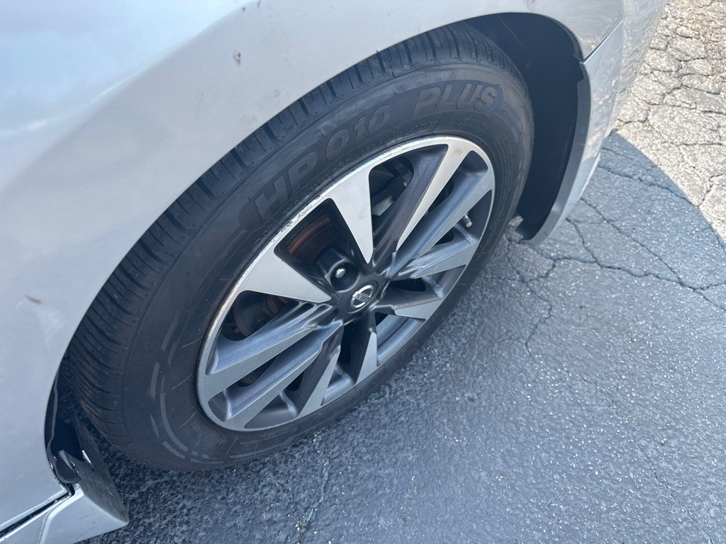 2016 Nissan Altima Image 7