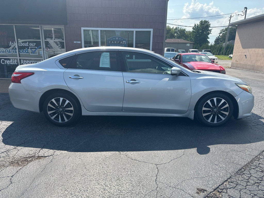 2016 Nissan Altima Image 8