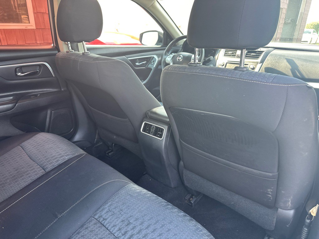 2016 Nissan Altima Image 14