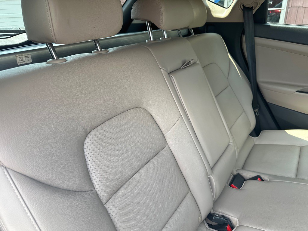 2017 Hyundai Tucson Image 16