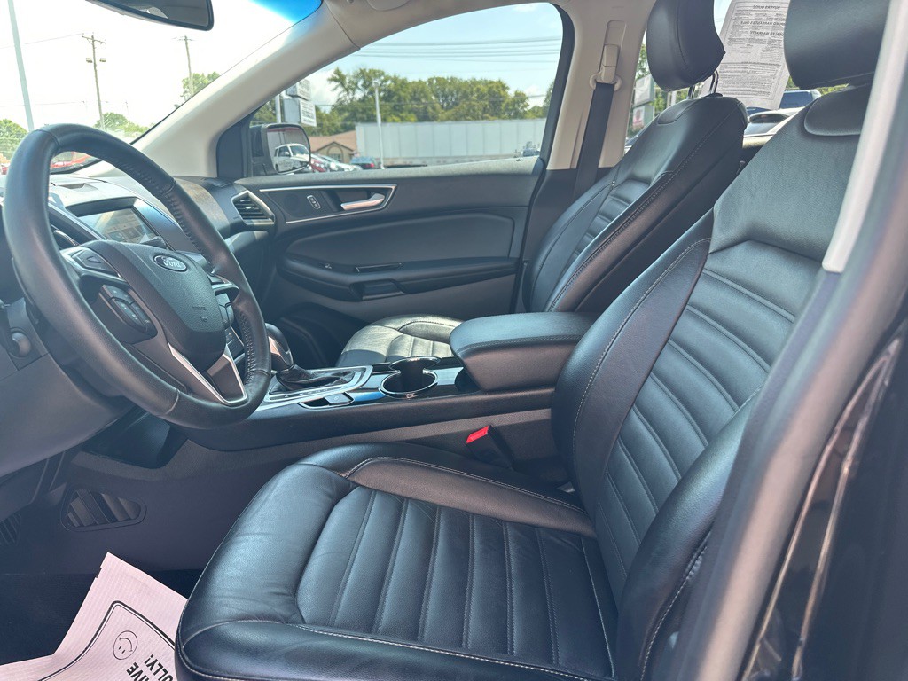 2016 Ford Edge Image 2