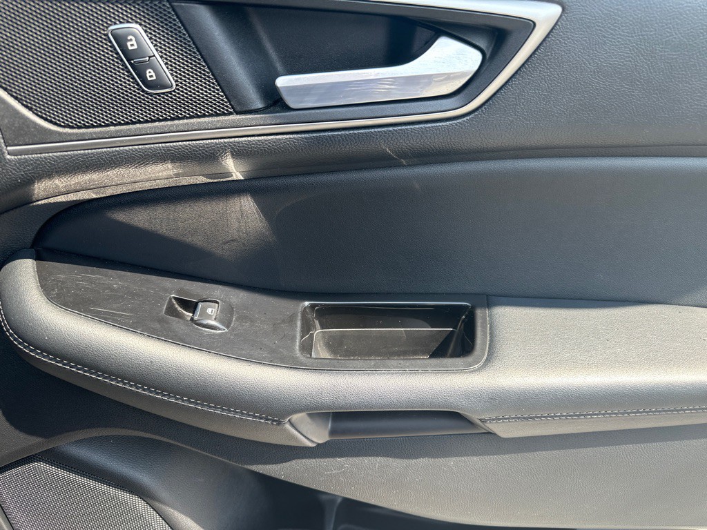2016 Ford Edge Image 11