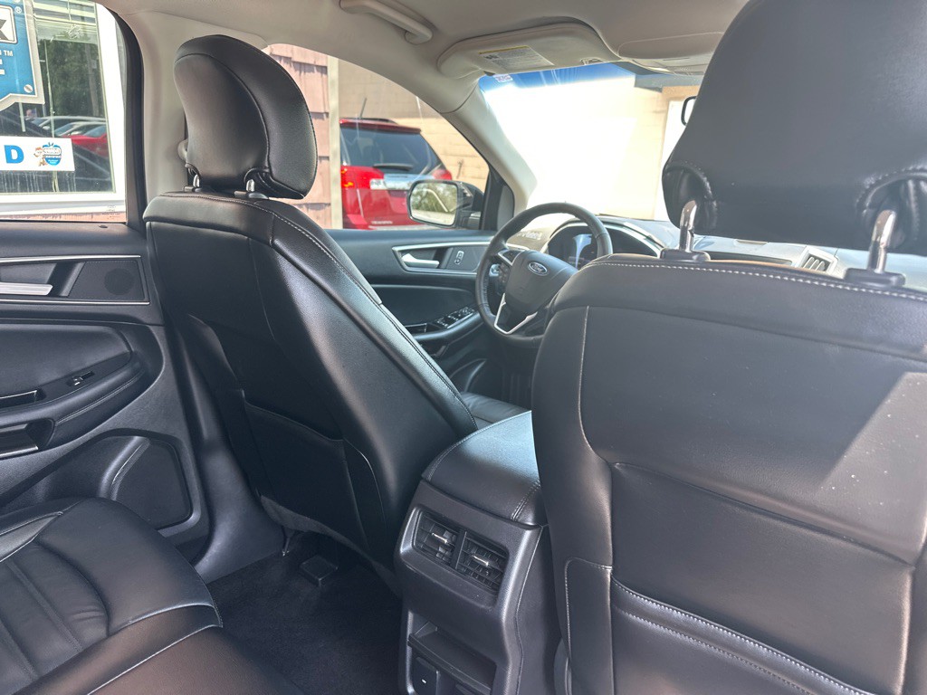 2016 Ford Edge Image 12