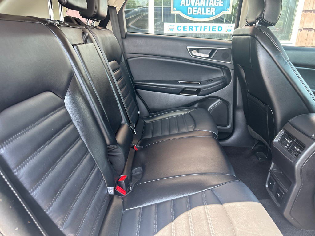 2016 Ford Edge Image 13