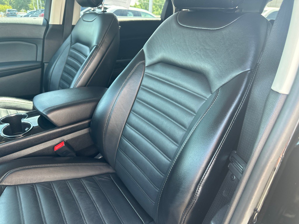 2016 Ford Edge Image 18