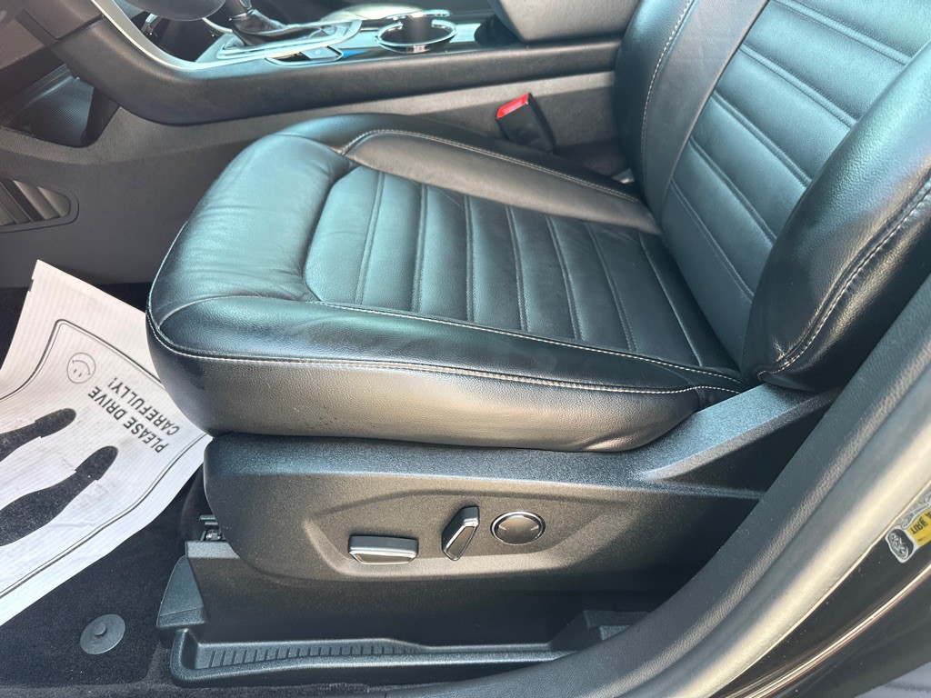2016 Ford Edge Image 19