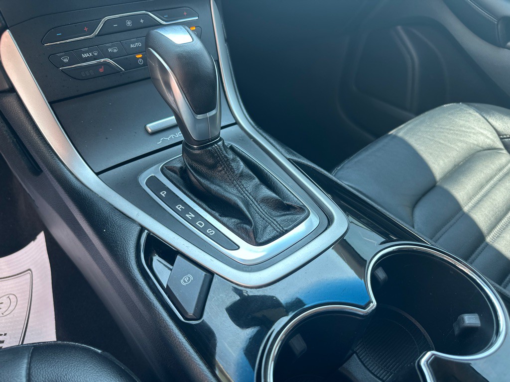 2016 Ford Edge Image 20