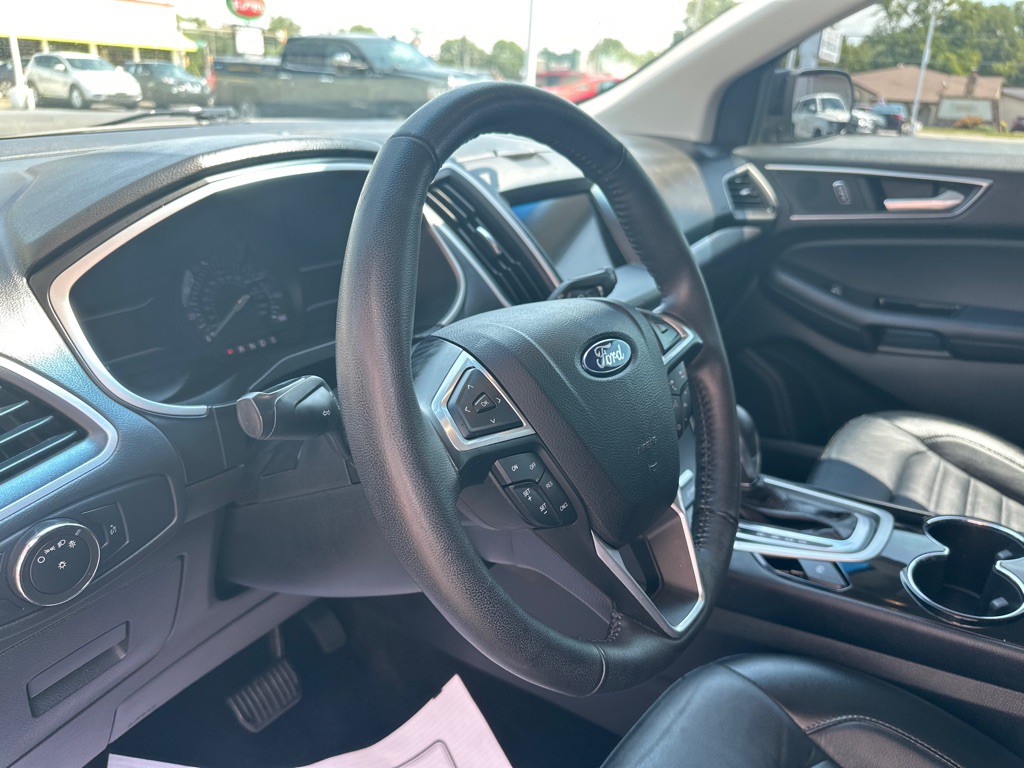 2016 Ford Edge Image 24