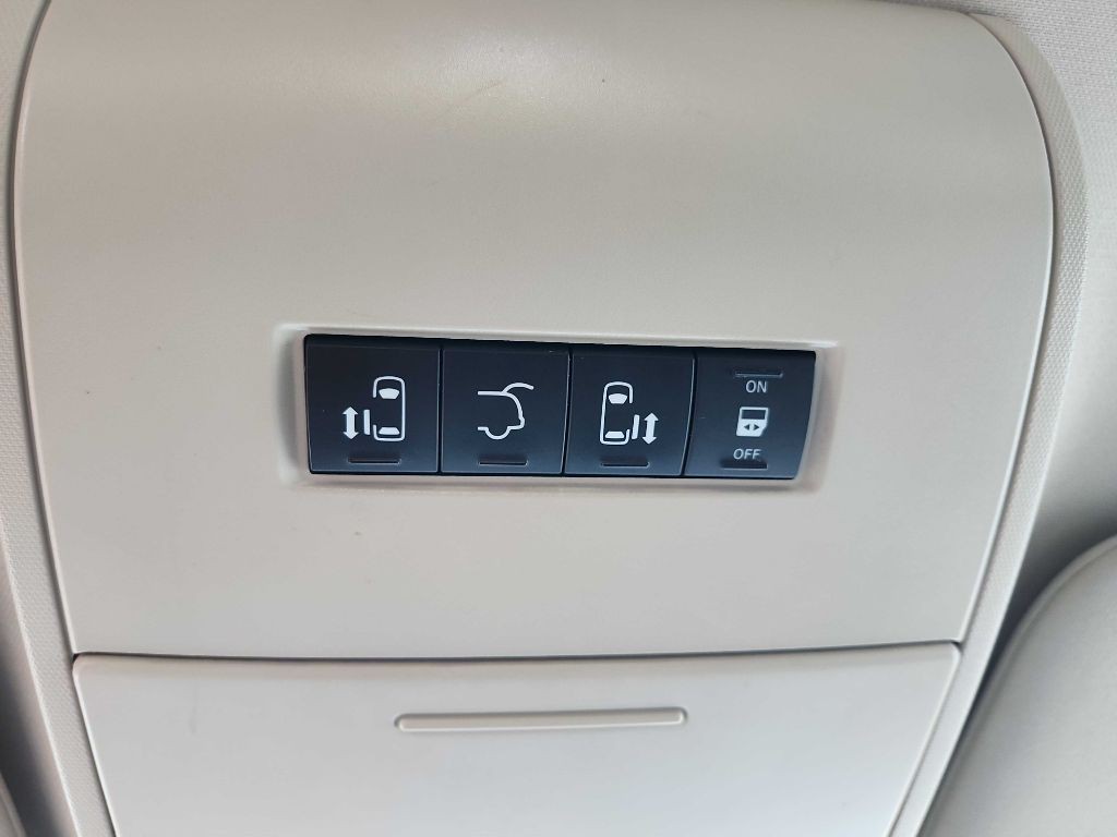 2014 Chrysler Town & Country Image 29