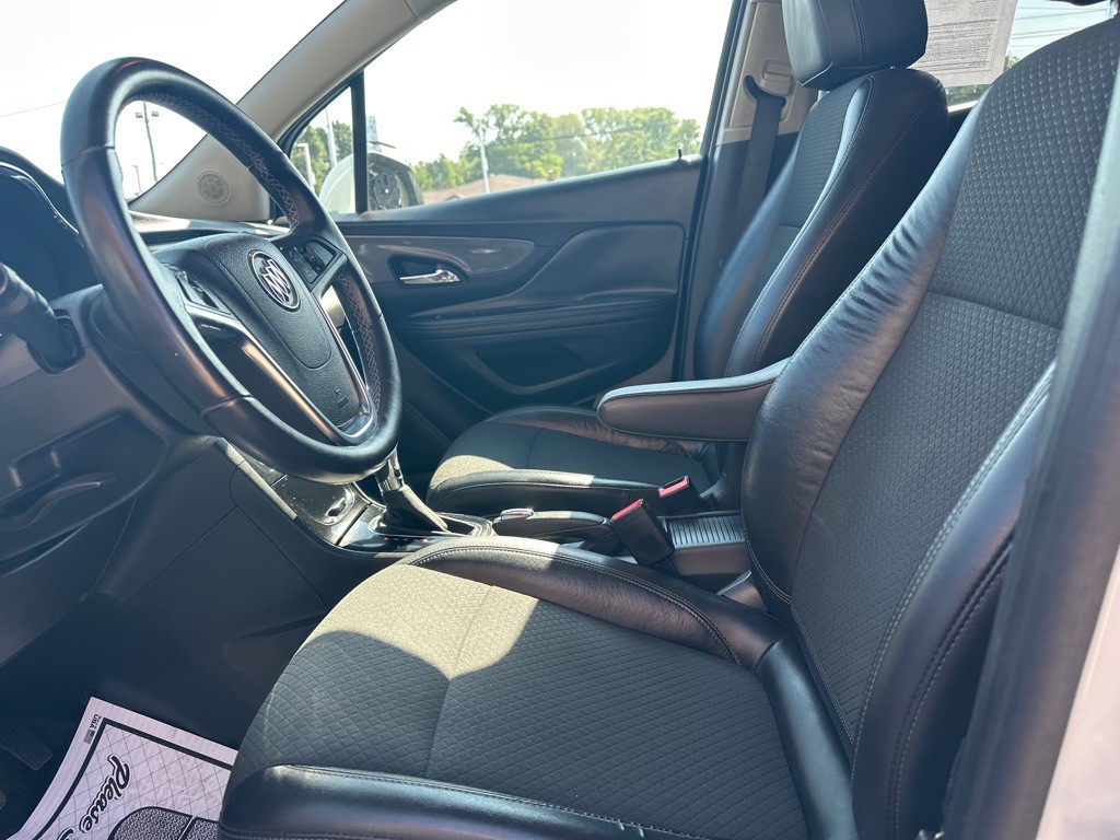 2017 Buick Enclave Image 2