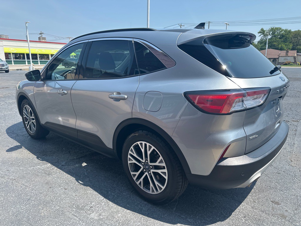 2021 Ford Escape Image 3