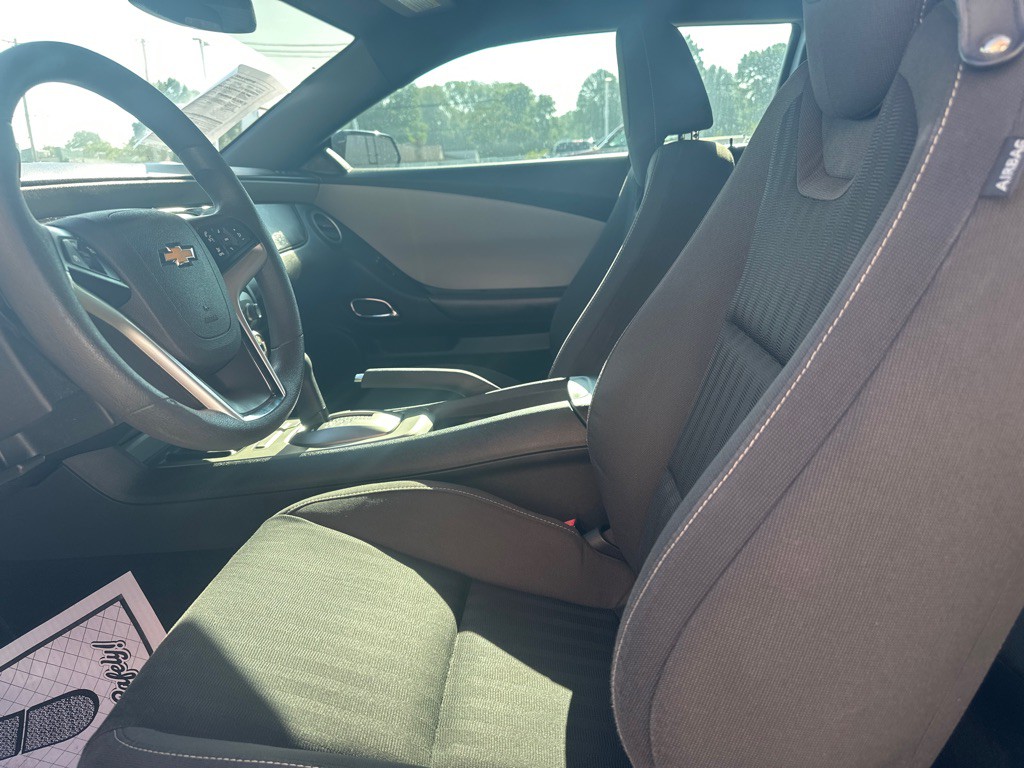 2014 Chevrolet Camaro Image 2