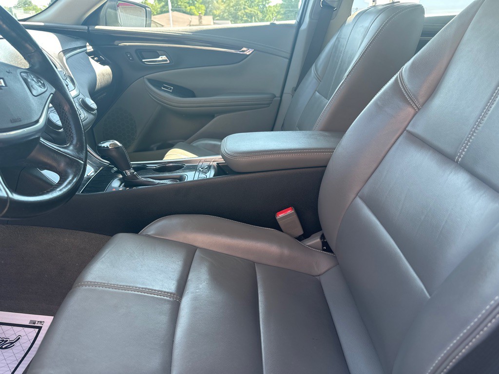 2019 Chevrolet Impala Image 2