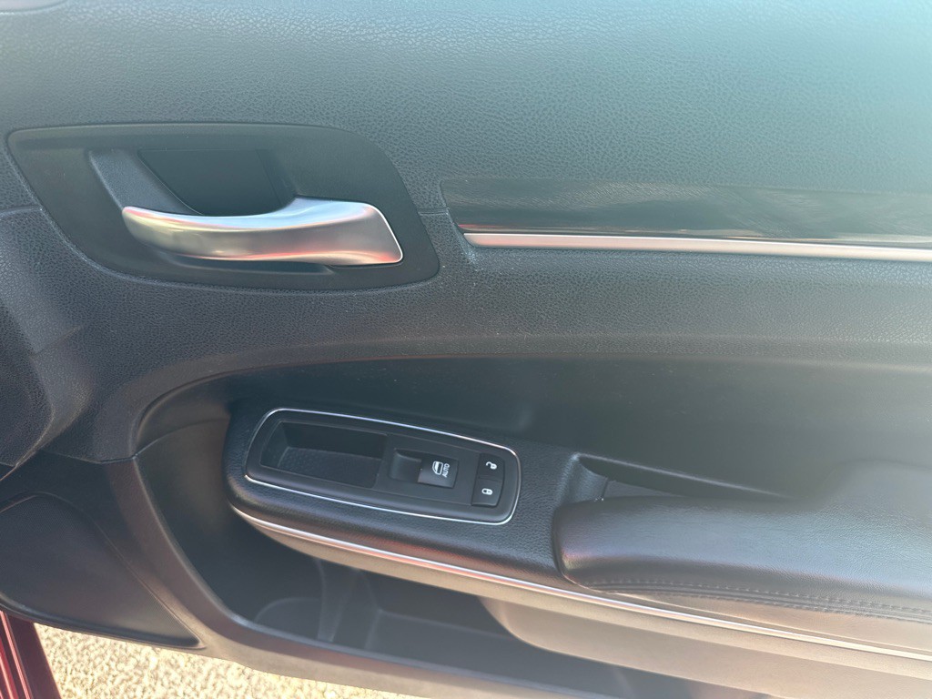 2018 Chrysler 300 Image 13