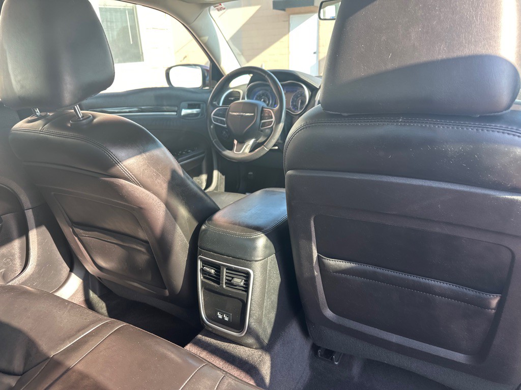 2018 Chrysler 300 Image 14