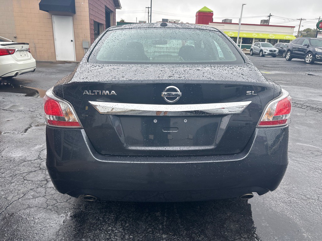 2015 Nissan Altima Image 4