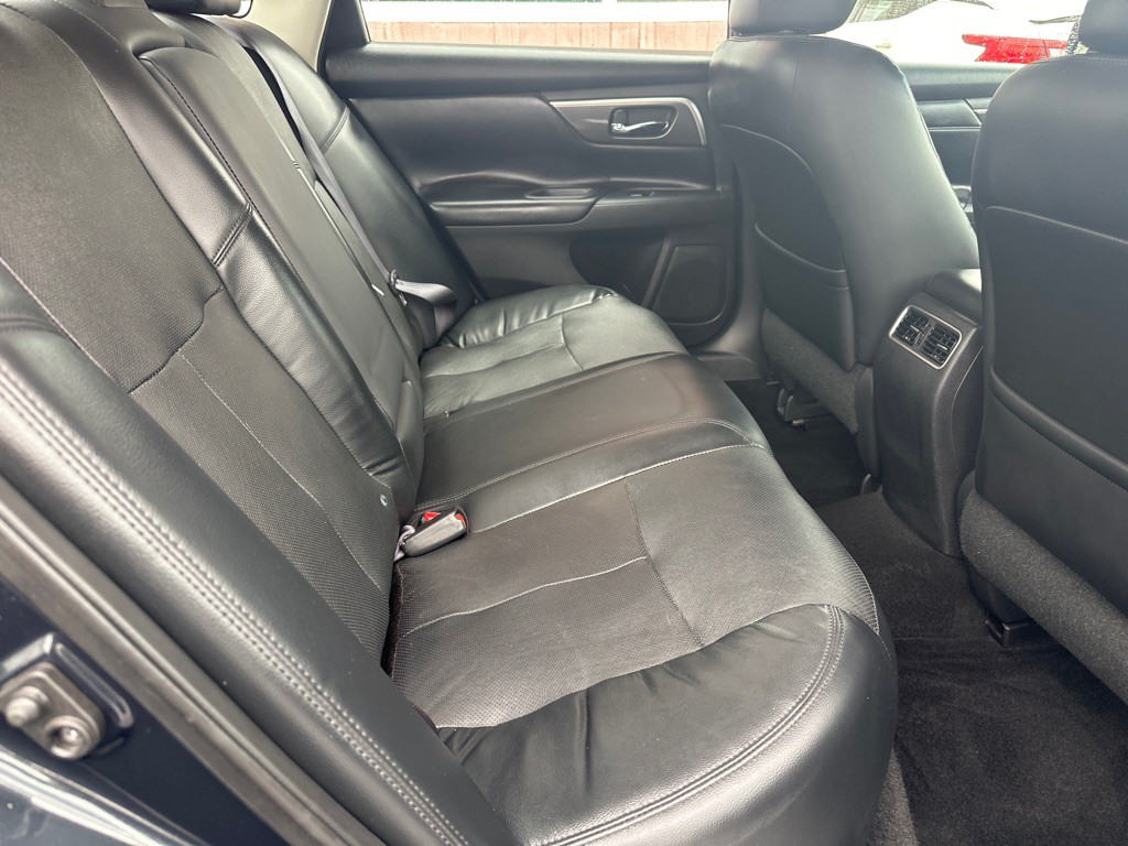 2015 Nissan Altima Image 13