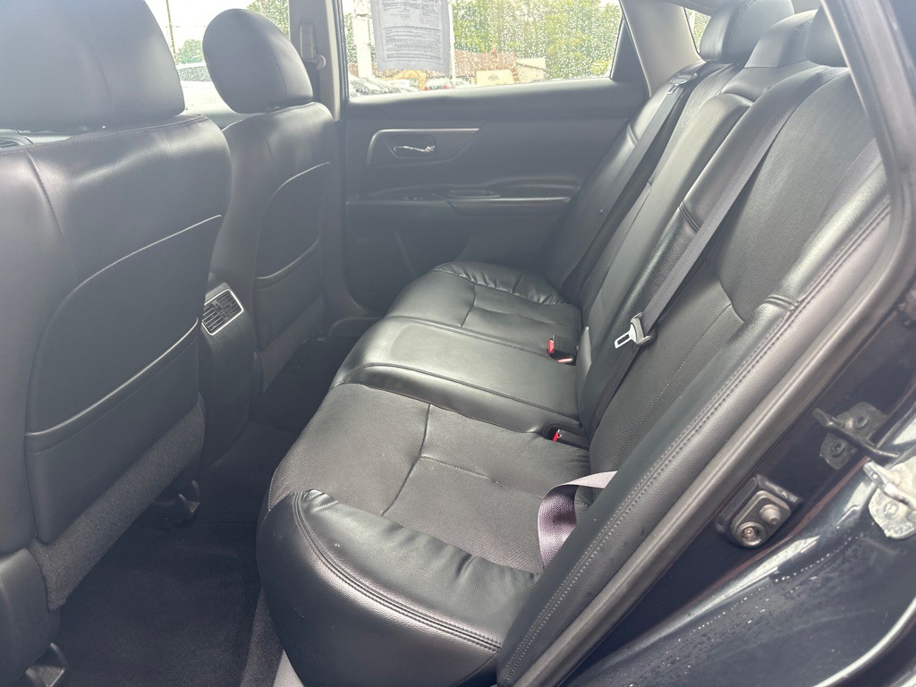 2015 Nissan Altima Image 16