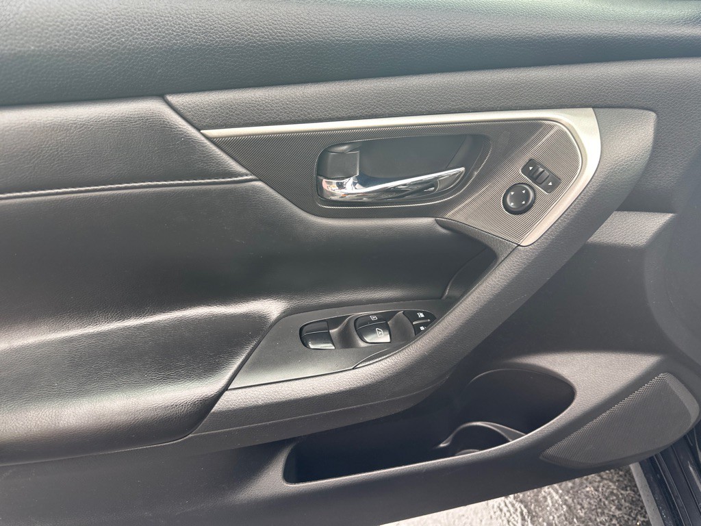 2015 Nissan Altima Image 17