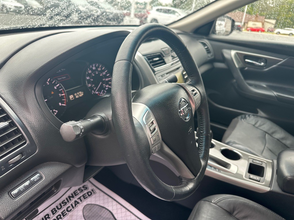 2015 Nissan Altima Image 25