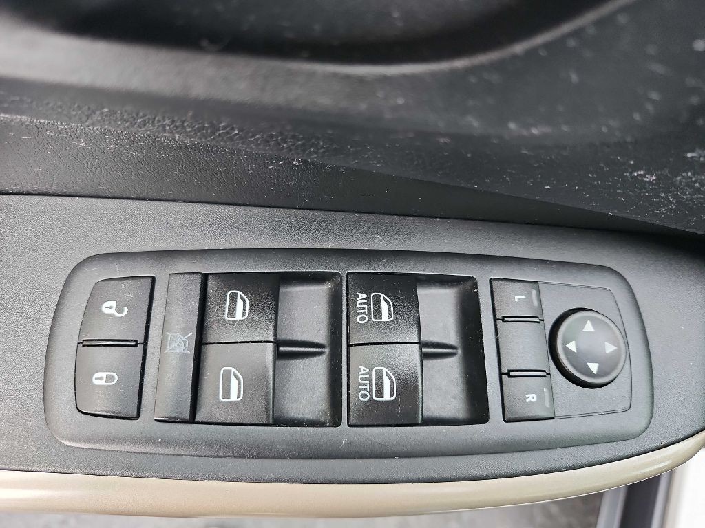 2017 Jeep Cherokee Image 18
