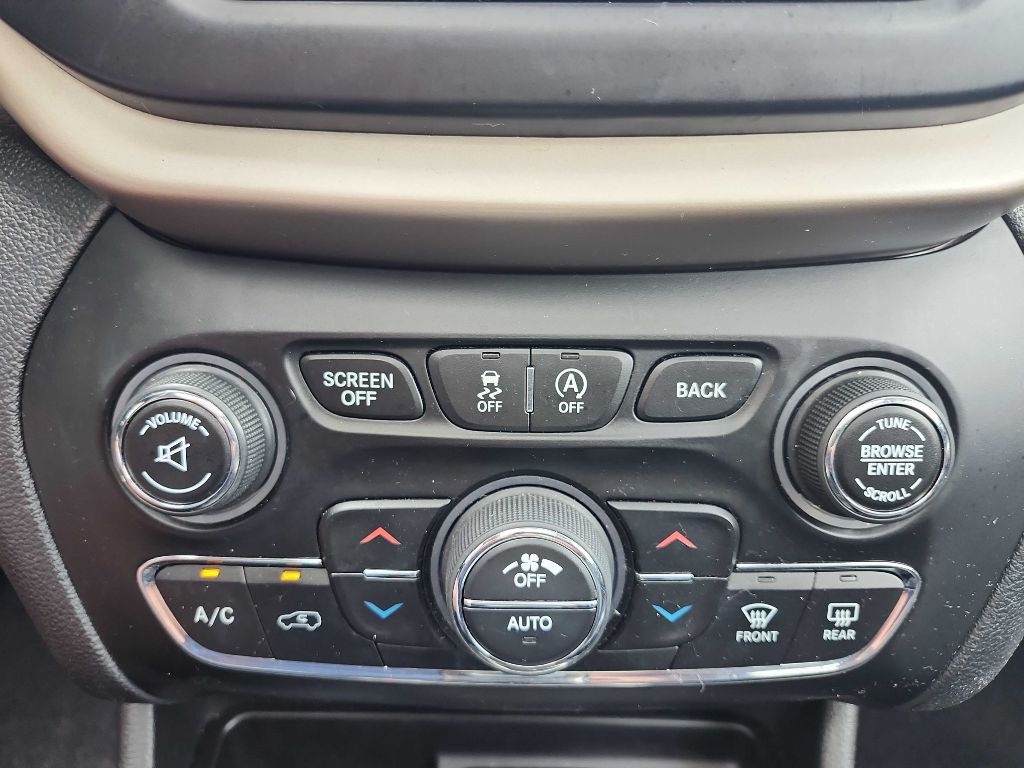 2017 Jeep Cherokee Image 26