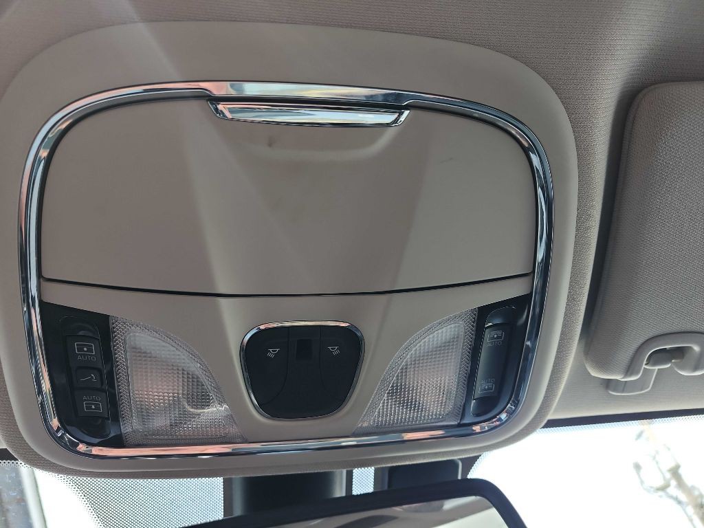 2017 Jeep Cherokee Image 31